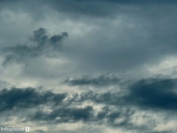 Dreigende lucht om 18.00 uur in Zuid-Limburg Dreigende lucht om 18.00 uur in Zuid-Limburg